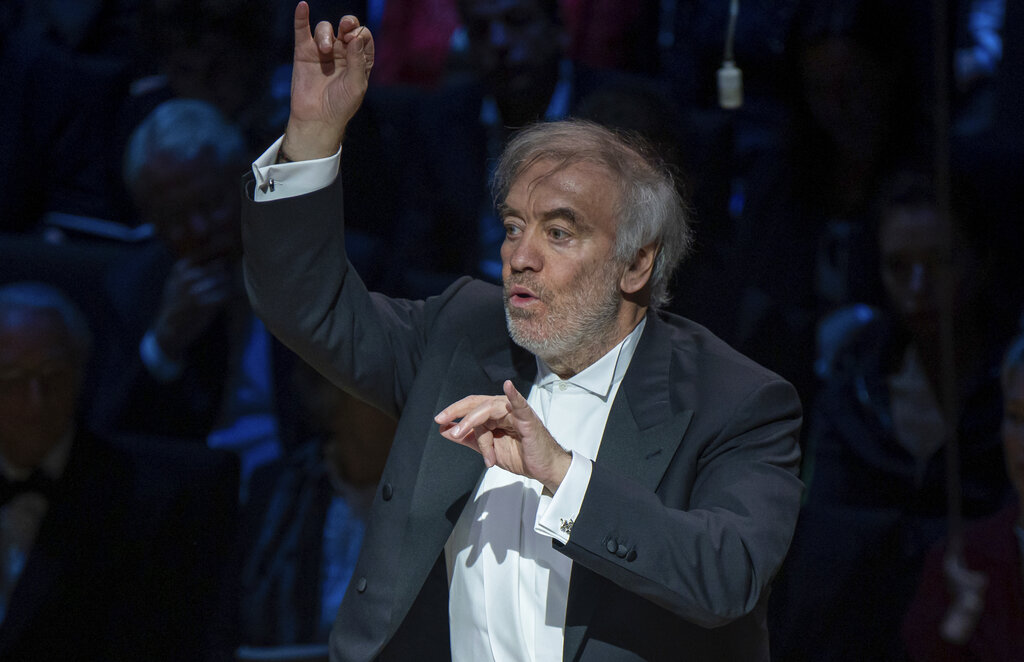 gergiev appello dei nobel contro il concerto a caserta de luca non ci sta