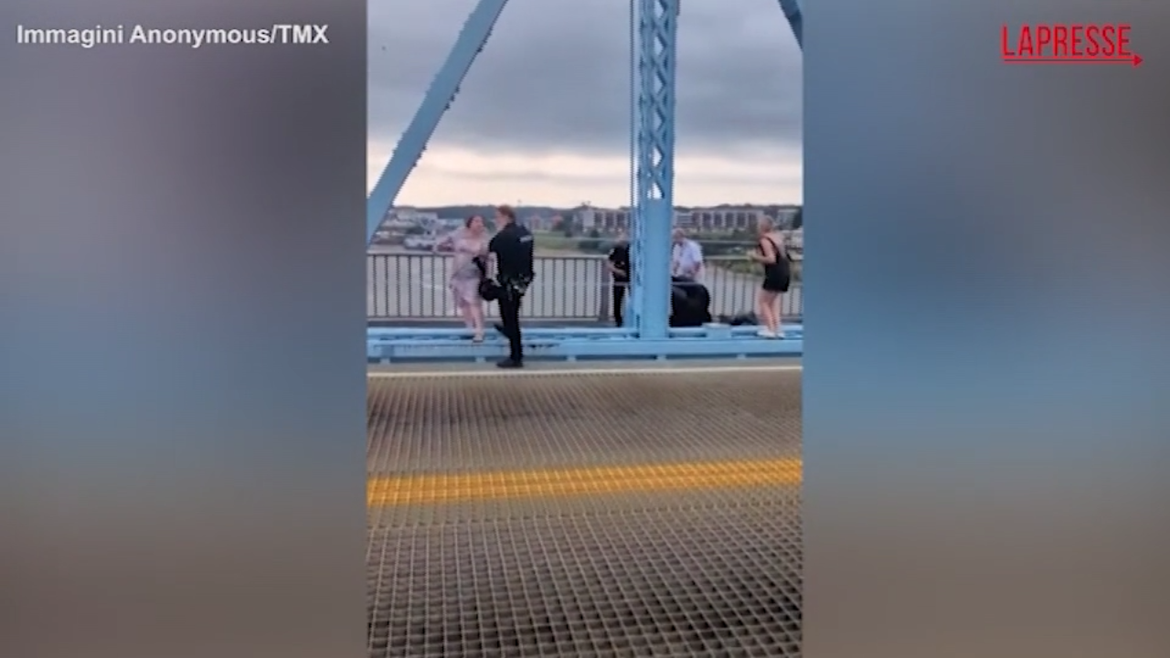 usa manifestanti picchiati dalla polizia a cincinnati il video
