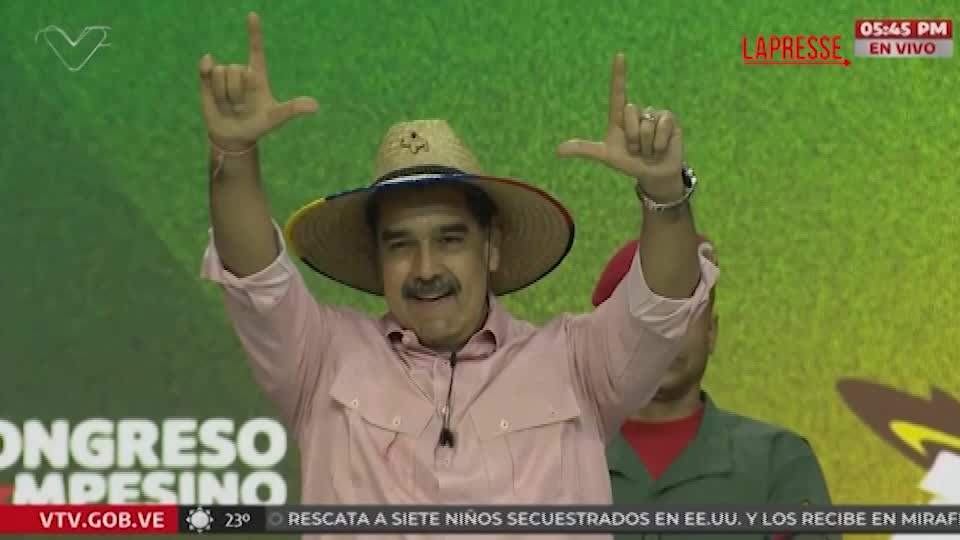 Venezuela, Maduro festeggia il ritorno di 300 migranti trattenuti a El Salvador Venezuela, Maduro festeggia il ritorno di 300 migranti trattenuti a El Salvador