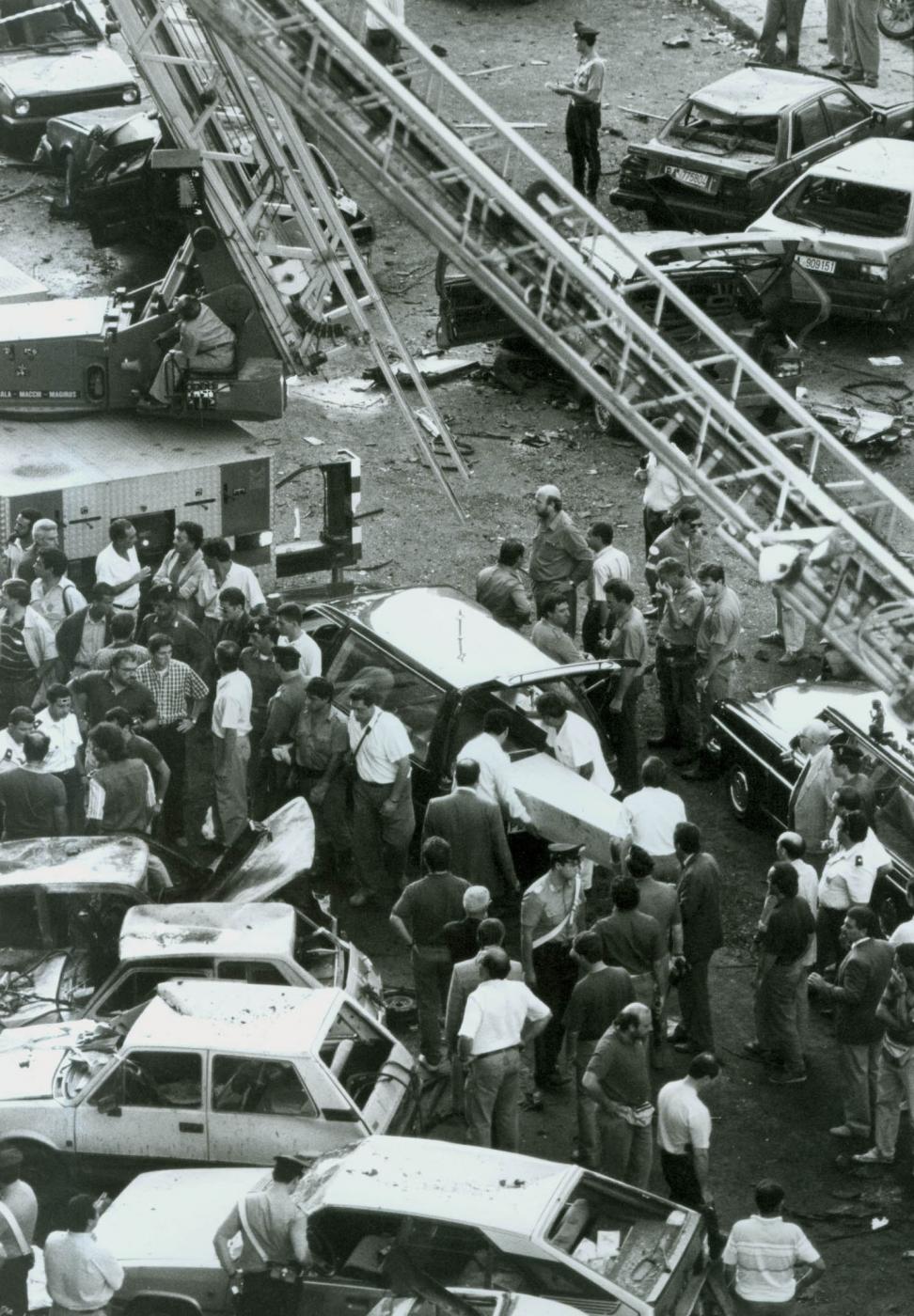 Galleria foto 'Paolo Borsellino, la strage di via d’Amelio in 10 foto' - foto 10