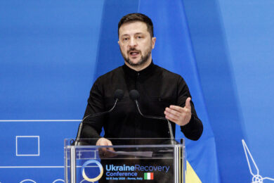 Ucraina, Zelensky: “Ho proposto alla Russia un incontro la settimana prossima”