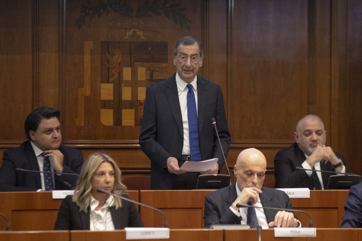 Inchiesta urbanistica Milano, assessore Tancredi pronto a dimissioni. Chat Sala-Boeri: “Non posso far spuntare torri”