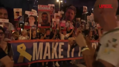 Gaza, decine di migliaia a Tel Aviv chiedono accordo