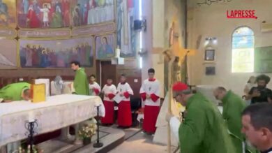 Gaza, messa dopo il raid israeliano sulla chiesa cattolica della Striscia