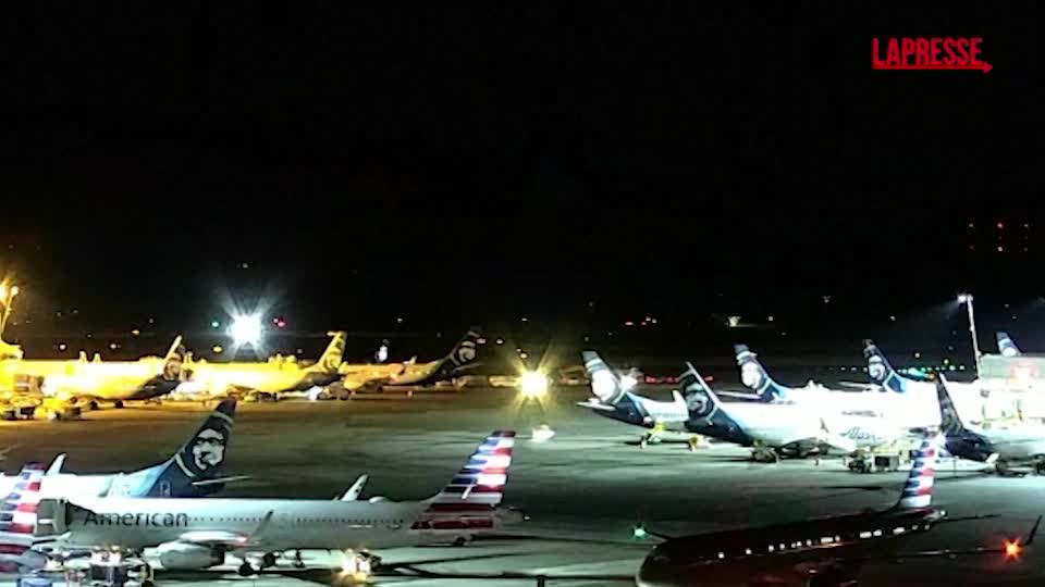 alaska airlines bloccata da guasto informatico gli aerei fermi a terra