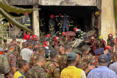 Bangladesh, jet aeronautica si schianta su scuola: 31 morti
