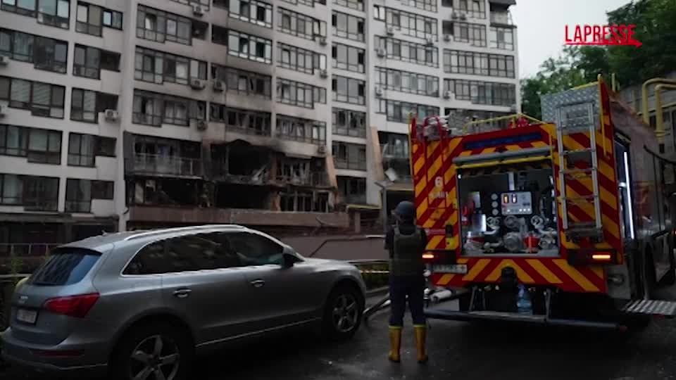 ucraina un morto e sette feriti a kiev danni in sei quartieri
