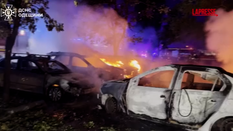 Ucraina: attacco notturno a Odessa, fiamme e distruzione dopo il raid