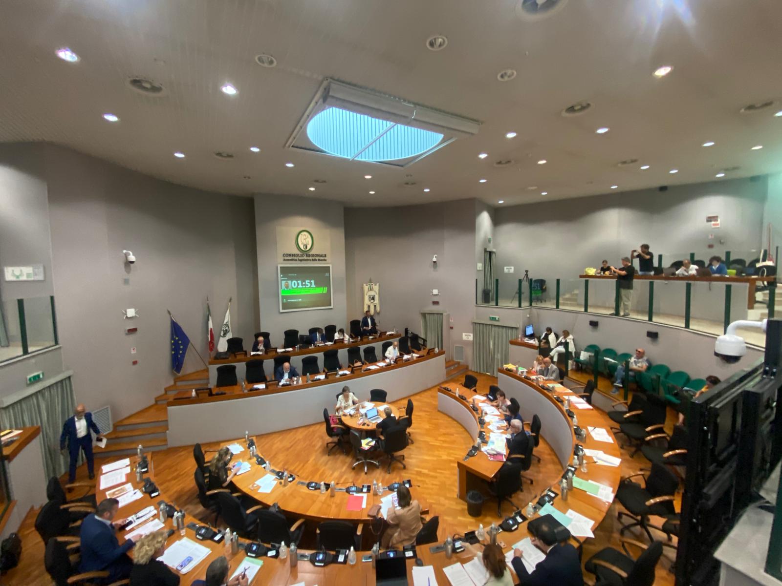 Marche, Consiglio: approvate norme su amianto, trasporto e agricoltura sociale Marche, Consiglio: approvate norme su amianto, trasporto e agricoltura sociale