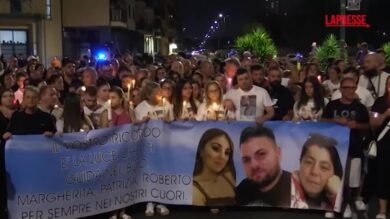 Scampia, fiaccolata in memoria delle vittime del crollo della Vela celeste