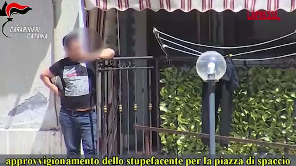 Catania: rete spaccio gestita da uomo ai domiciliari, ecco come agiva Catania: rete spaccio gestita da uomo ai domiciliari, ecco come agiva
