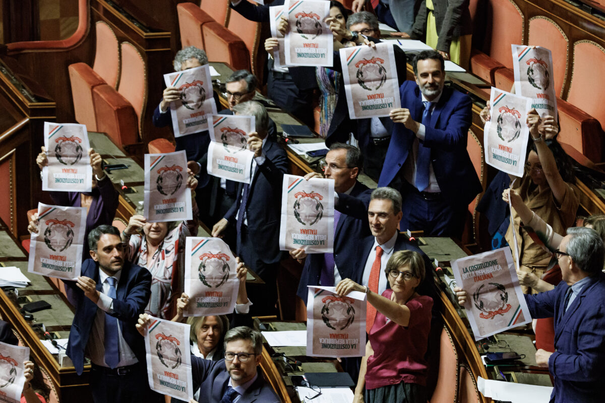 Separazione carriere, c’è l’ok del Senato. Opposizioni in protesta. Meloni: “Passo avanti”