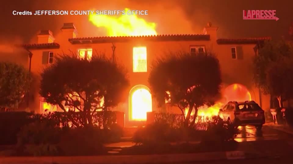 Usa, megaincendio in Oregon: brucia una superficie grande come metà di New York Usa, megaincendio in Oregon: brucia una superficie grande come metà di New York