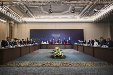 Ucraina, concluso terzo round di negoziati a Istanbul: accordo per scambio di militari e civili