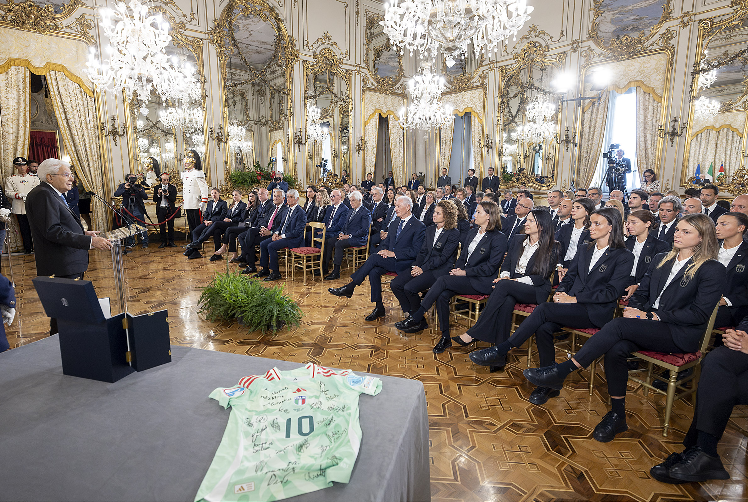 Europei Calcio femminile 2025, le azzurre da Mattarella