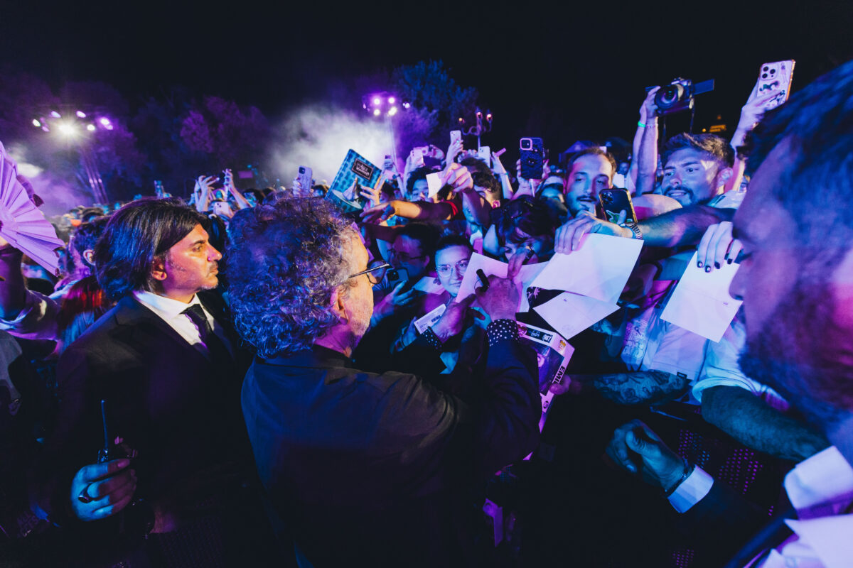 Galleria foto 'Tim Burton e Ghali al Lido Mercoledì a Roma dedicato alla piccola di Casa Addams' - foto 9