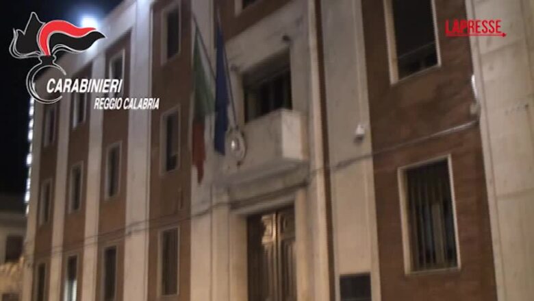 Reggio Calabria, aggredisce compagna, madre e figlia di 7 mesi: arrestato