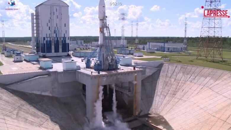 Russia manda in orbita un satellite iraniano per le comunicazioni