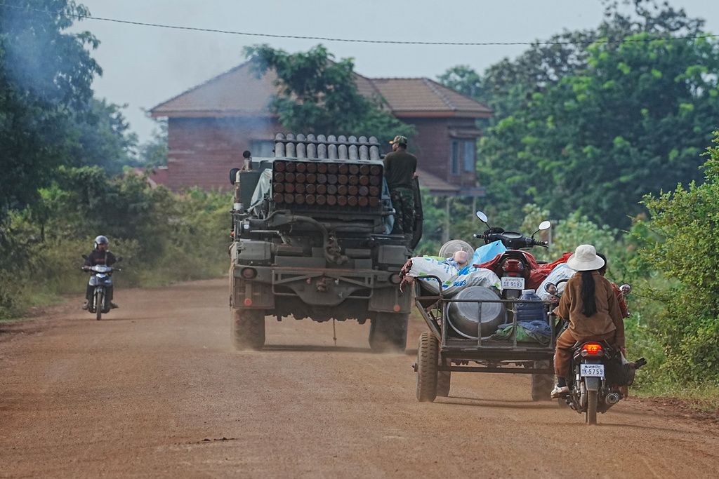 Thailandia Cambogia, 100mila evacuati. Aumentano i morti