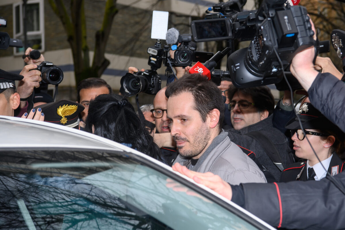 Delitto Garlasco, consulenti Stasi: “Impronta Sempio intrisa di sangue e sudore” Delitto Garlasco, consulenti Stasi: “Impronta Sempio intrisa di sangue e sudore”