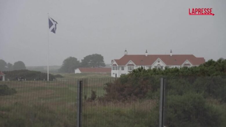 Scozia, il campo da golf di Trump rafforza la sicurezza prima della visita del presidente Usa