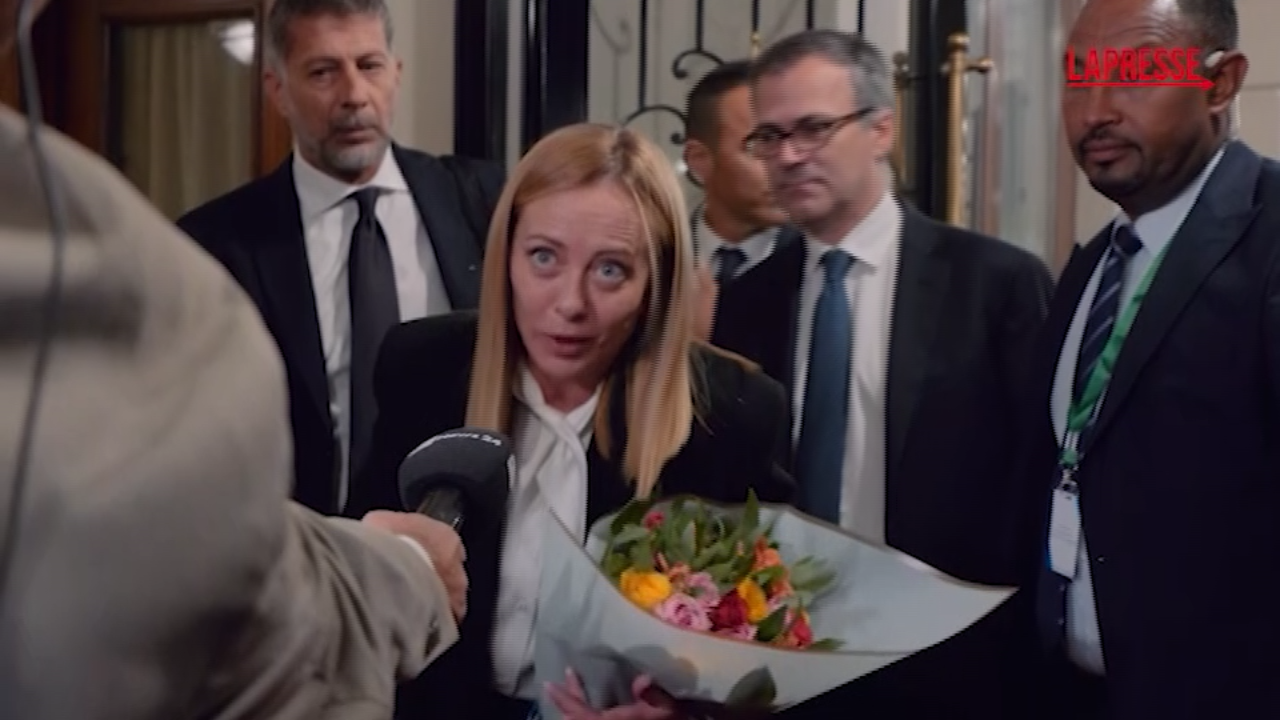 Dazi, Meloni: "Accordo Usa Ue positivo, aspetto dettagli per giudicare" Dazi, Meloni: "Accordo Usa Ue positivo, aspetto dettagli per giudicare"