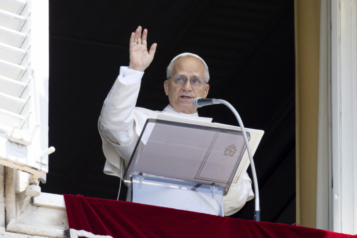 Gaza, Papa Leone XIV: “La popolazione civile è schiacciata dalla fame” Gaza, Papa Leone XIV: “La popolazione civile è schiacciata dalla fame”