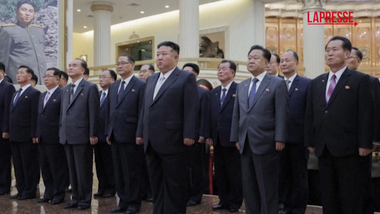 Kim Jong un celebra l Kim Jong un celebra l