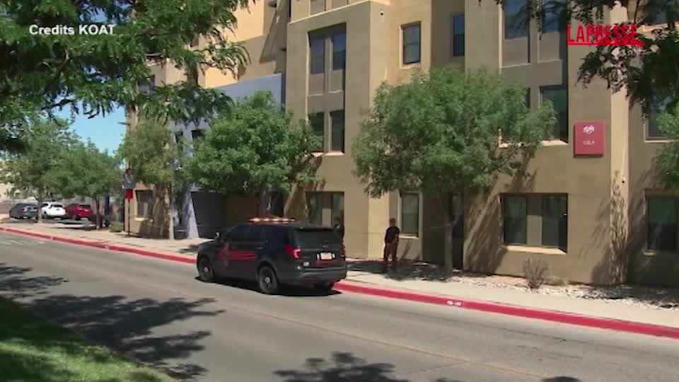 New Mexico, sparatoria in un campus universitario: ucciso un 14enne, le immagini della polizia New Mexico, sparatoria in un campus universitario: ucciso un 14enne, le immagini della polizia