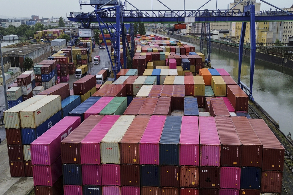 Dazi, Confartigianato: a rischio 25mila imprese con 56,4 miliardi di euro in export diretto in Usa Dazi, Confartigianato: a rischio 25mila imprese con 56,4 miliardi di euro in export diretto in Usa
