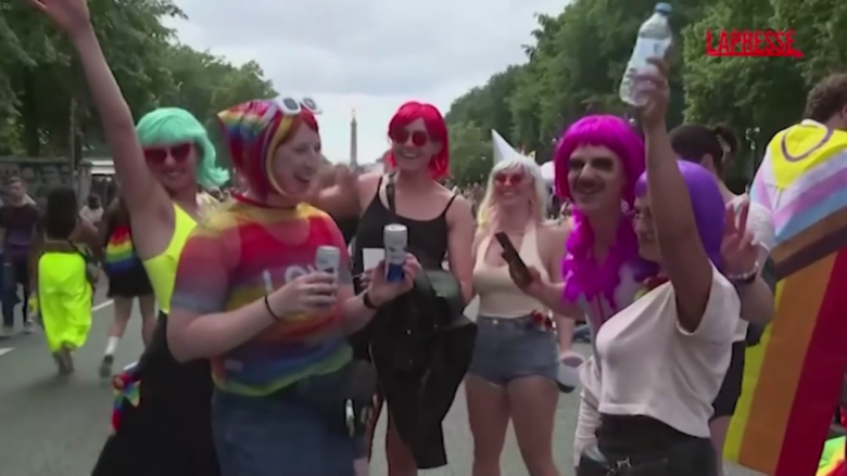 Berlino, migliaia al pride al ritmo della techno