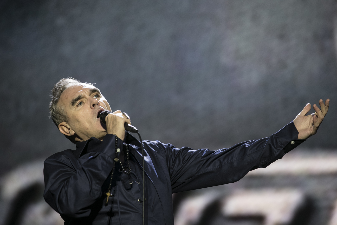 Morrissey a Lucca, l’ex Smiths stupisce tra poesia e imprevedibilità Morrissey a Lucca, l’ex Smiths stupisce tra poesia e imprevedibilità
