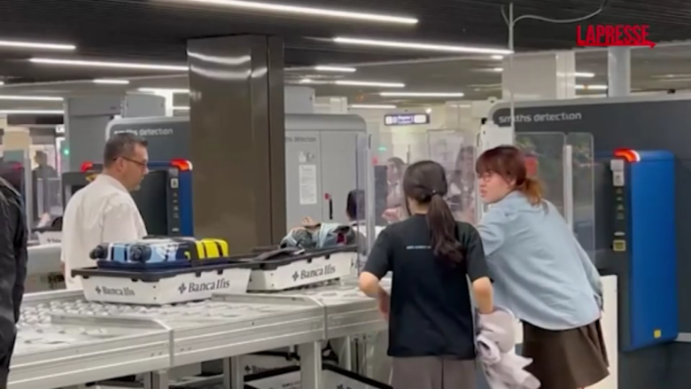 Aerei, via le restrizioni su liquidi ed elettronica in cabina: i nuovi scanner a Linate