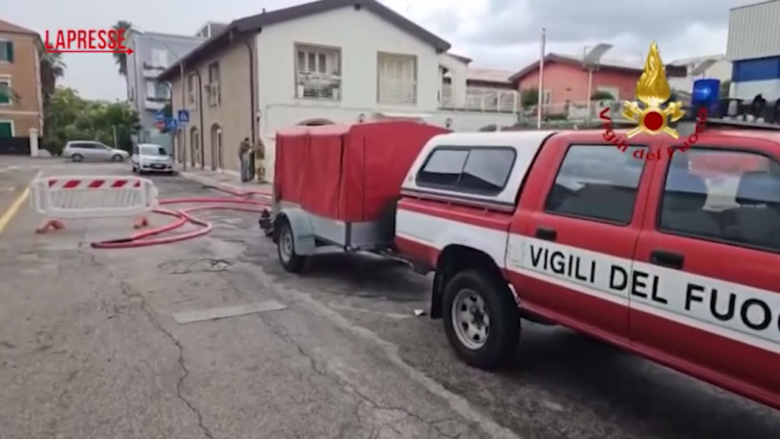 Maltempo a San Benedetto del Tronto, vigili del fuoco in azione dopo il nubifragio