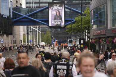 Il funerale di Ozzy Osbourne a Birmingham il 30 luglio 2025 (AP Photo/Alberto Pezzali)