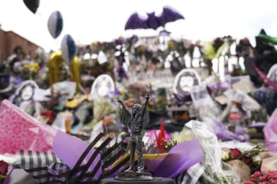 Il funerale di Ozzy Osbourne a Birmingham il 30 luglio 2025 (AP Photo/Alberto Pezzali)