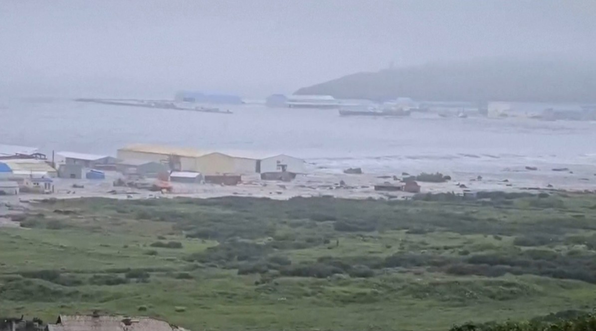 Terremoto in Kamchatka, tsunami raggiunge le Hawaii. Allerta anche in Giappone – La diretta Terremoto in Kamchatka, tsunami raggiunge le Hawaii. Allerta anche in Giappone – La diretta