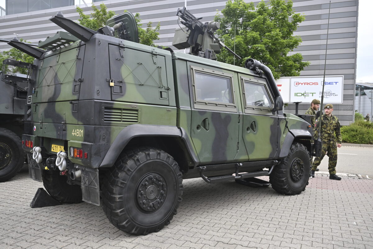 Leonardo acquisisce Iveco Defence: operazione da 1,7 miliardi Leonardo acquisisce Iveco Defence: operazione da 1,7 miliardi