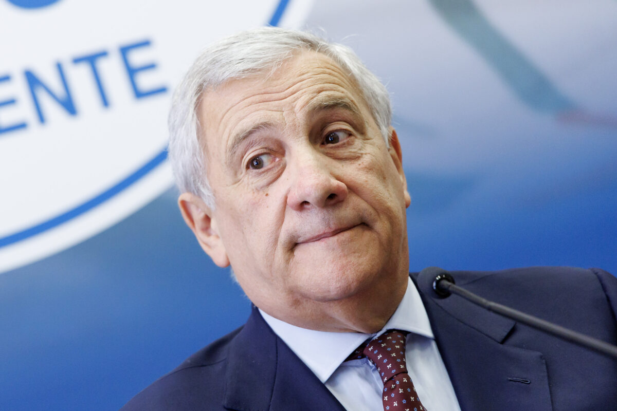 Forza Italia, Tajani a colloquio con Marina e Pier Silvio Berlusconi: “Ascolto i consigli degli amici” Forza Italia, Tajani a colloquio con Marina e Pier Silvio Berlusconi: “Ascolto i consigli degli amici”