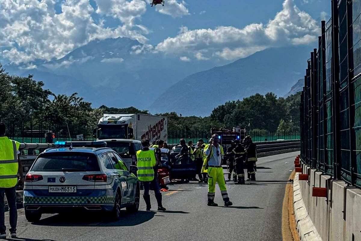 auto contromano in autostrada un morto e tre feriti su a32