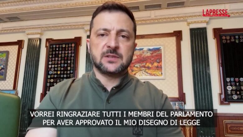 Ucraina, Zelensky: "Firma legge anticorruzione, bene via libera da Parlamento"