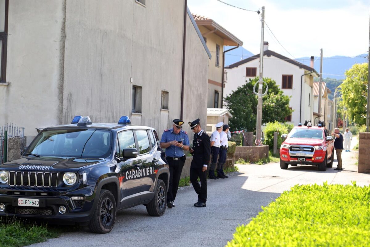 Udine, uomo ucciso in casa a Gemona: arrestate la moglie e la madre Udine, uomo ucciso in casa a Gemona: arrestate la moglie e la madre