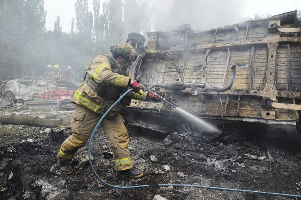 Ucraina, le notizie del 31 luglio – Attacco russo a Kiev: 6 morti tra cui un bambino Ucraina, le notizie del 31 luglio – Attacco russo a Kiev: 6 morti tra cui un bambino