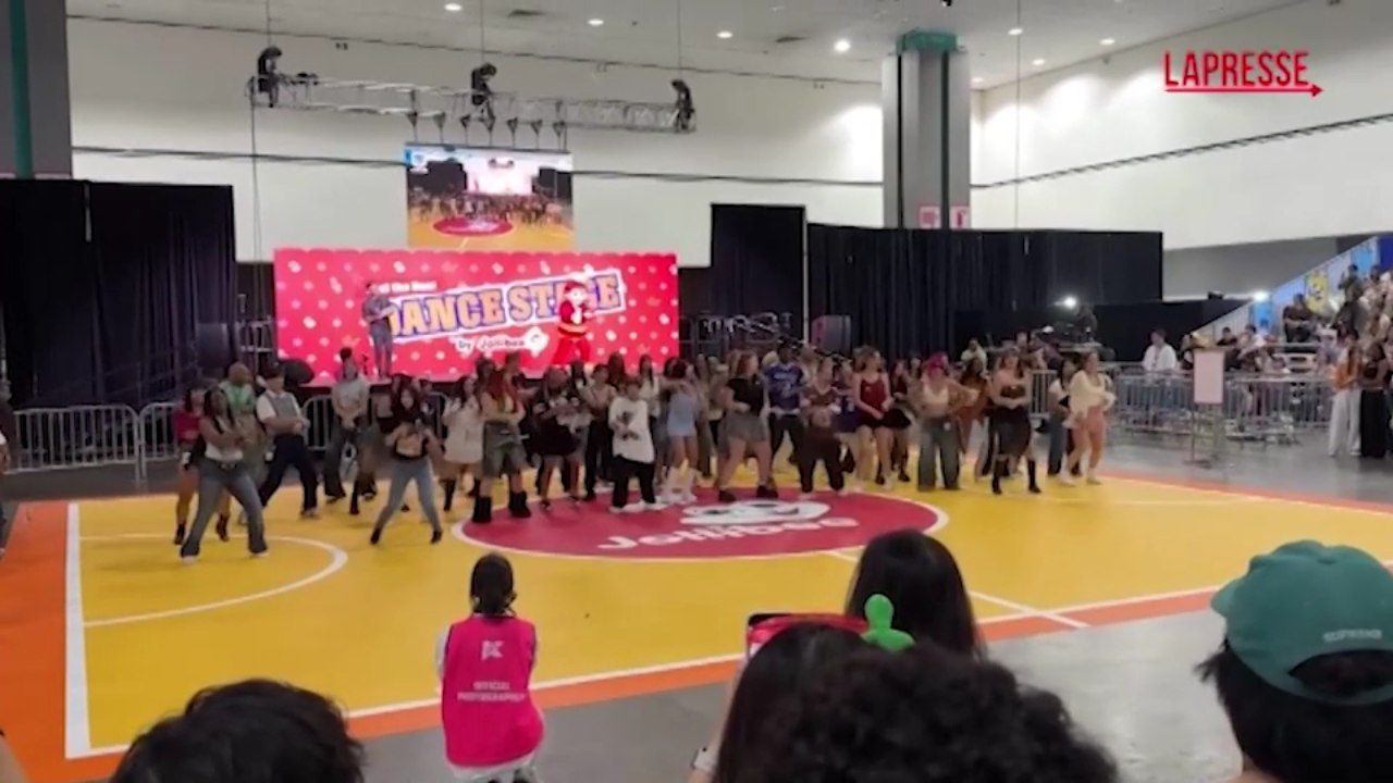 Los Angeles abbraccia la cultura pop coreana: folla ed entusiasmo al KCON LA Los Angeles abbraccia la cultura pop coreana: folla ed entusiasmo al KCON LA