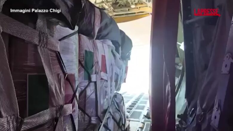 Gaza, l'Italia lancia aiuti umanitari con gli aerei degli Emirati Arabi