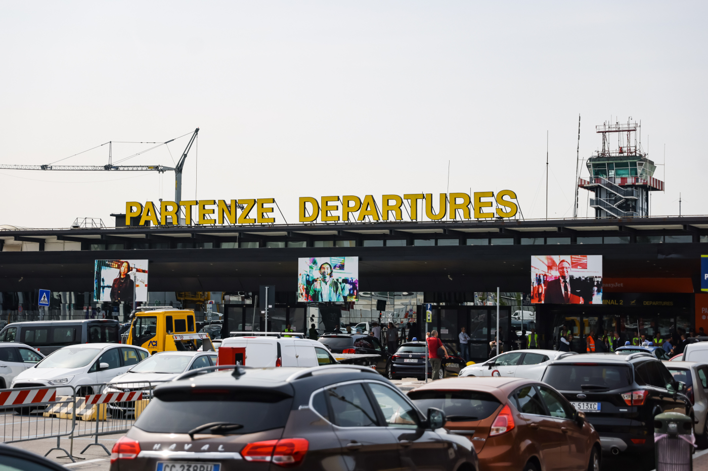 arrestato a malpensa 24enne accusato di terrorismo era su un aereo per il bahrein