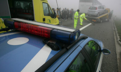 Padova, scontro tra due furgoni sull’A13: un morto