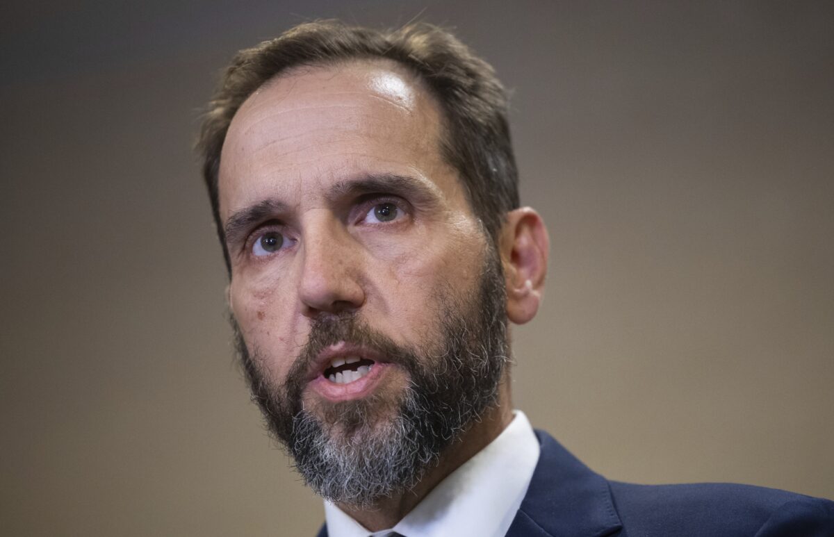 Ex procuratore che incriminò su Trump finito sotto indagine Ex procuratore che incriminò su Trump finito sotto indagine