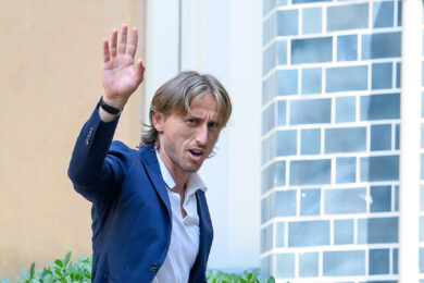 Calciomercato, le notizie in diretta del 4 agosto – La Roma cede due giocatori. Modric: “Al Milan per tornare in Champions”