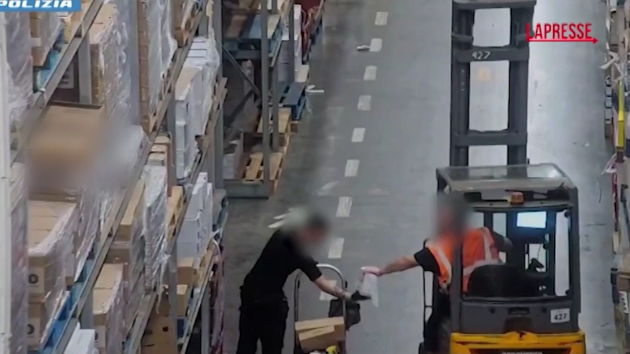 novara furti da 2mila euro al giorno a esselunga chiesto arresto per operai logistica